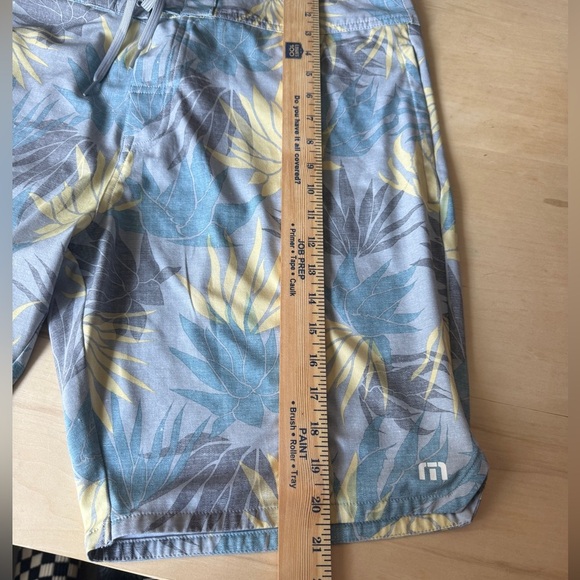 Travis Matthew Men's Palm Tree Board Tie at Waist Board Shorts - 38 ECLN - Picture 3 of 5